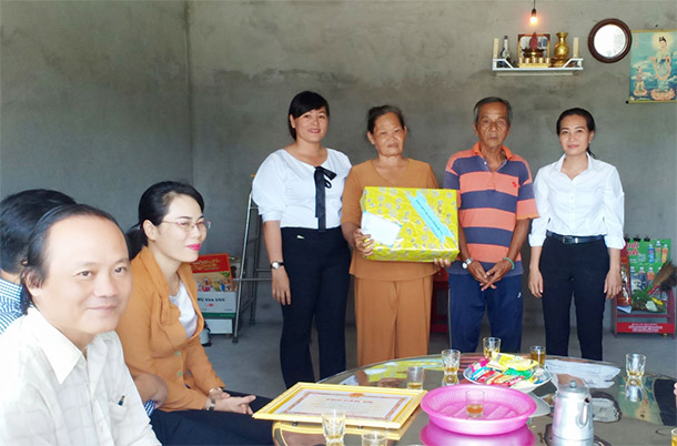 Chăm lo người nghèo