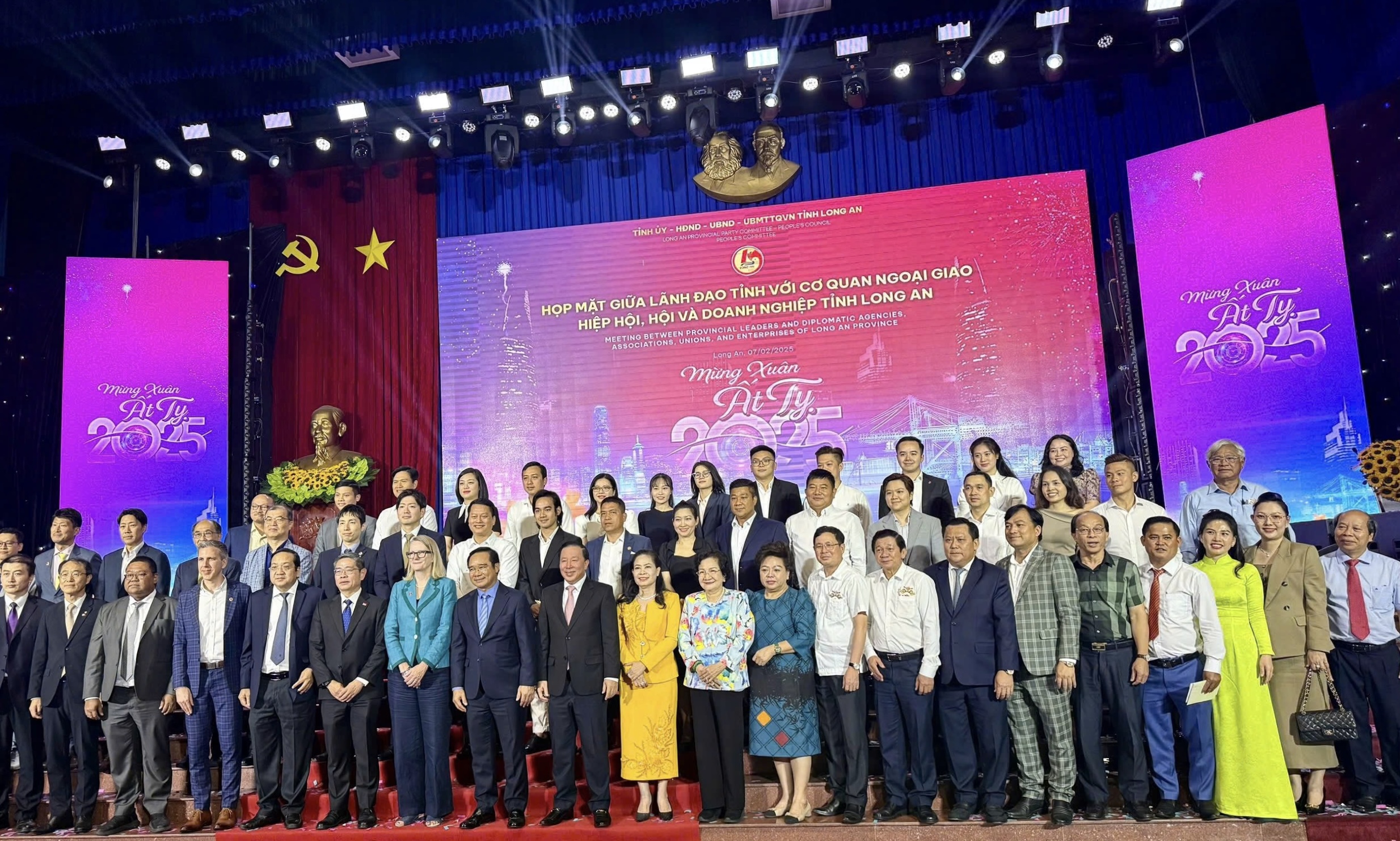 Hiệp hội Doanh nghiệp tỉnh Long An tham dự họp mặt các cơ quan ngoại giao, Hiệp hội, Hội, Doanh nghiệp tỉnh mừng Xuân Ất Tỵ 2025